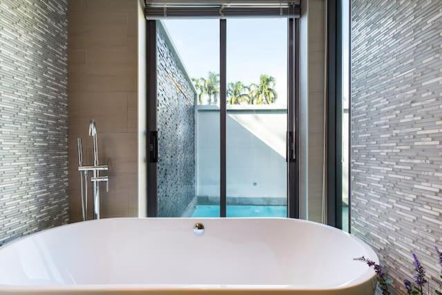Villa Crystal Two-Bedroom Private Pool Villa Phuket Eksteriør billede
